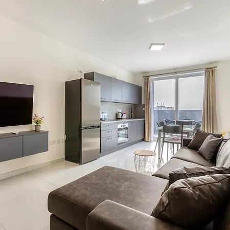 A Sunny 2br Pent With Comfy, Fully Equipped Living By 360 Estates Appartamento *