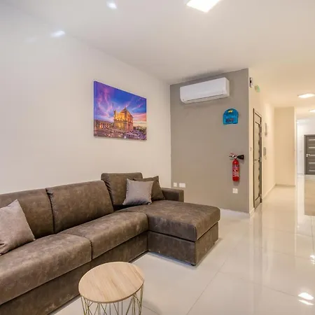 A Sunny 2br Pent With Comfy, Fully Equipped Living By 360 Estates St. Paul's Bay